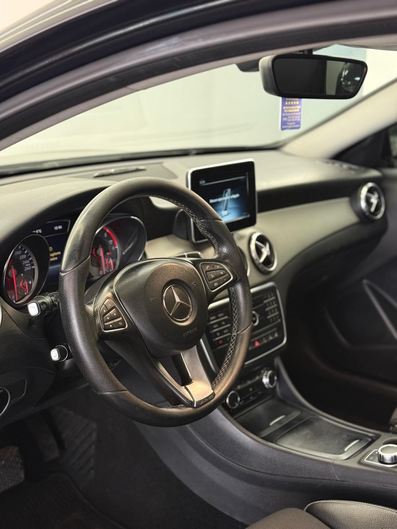 Mercedes-benz GLA 200 d Automatic Sport - Tetto