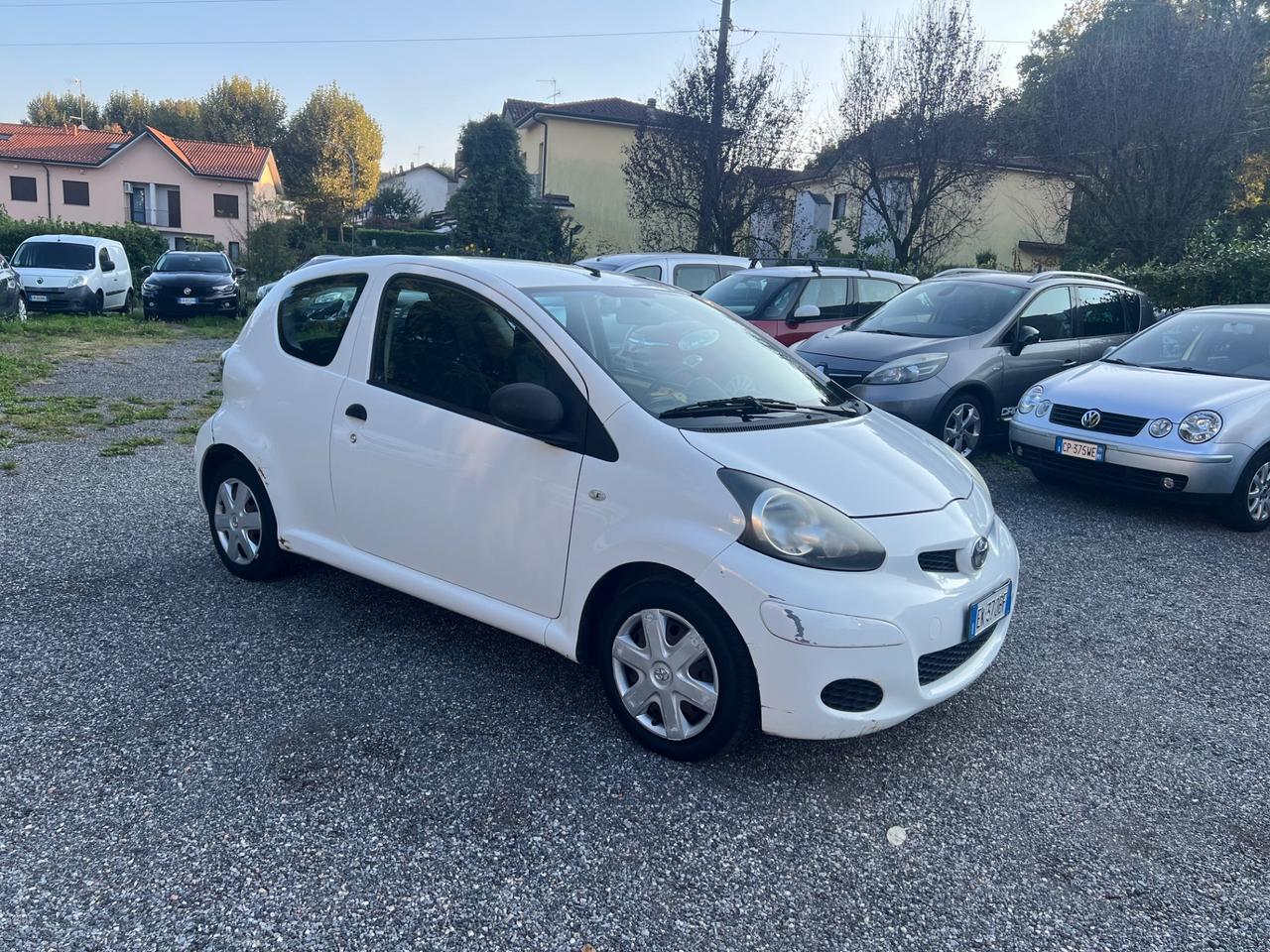 Toyota Aygo 1.0 12V VVT-i 3 porte*NEOPATENTATI