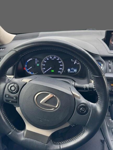 Lexus CT 200h Hybrid