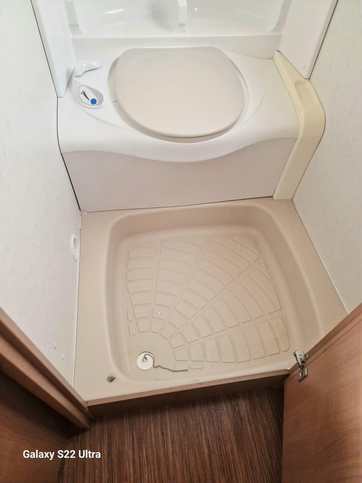 Hobby la Vita Caravan del 2010 in saldo 695