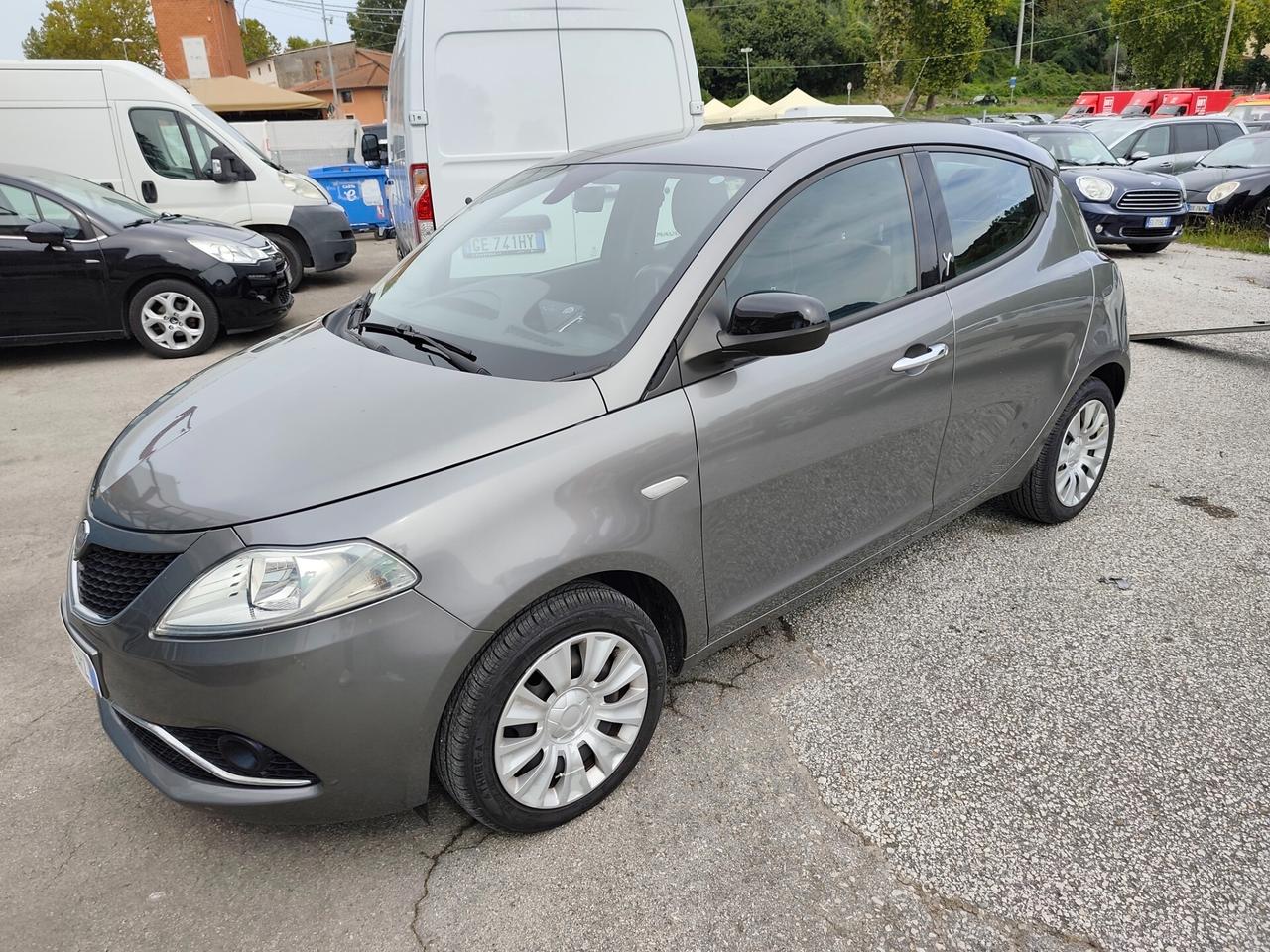Lancia Ypsilon 1.2 BENZINA E GPL