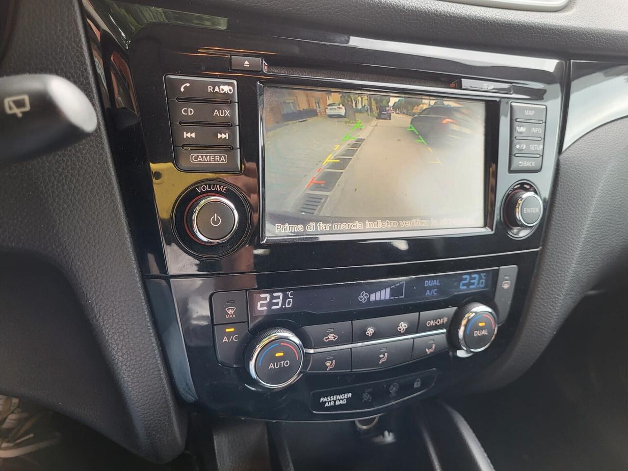 Nissan Qashqai 1,6 dCi-NAVI-TELECAMERA-3 REVISIONI