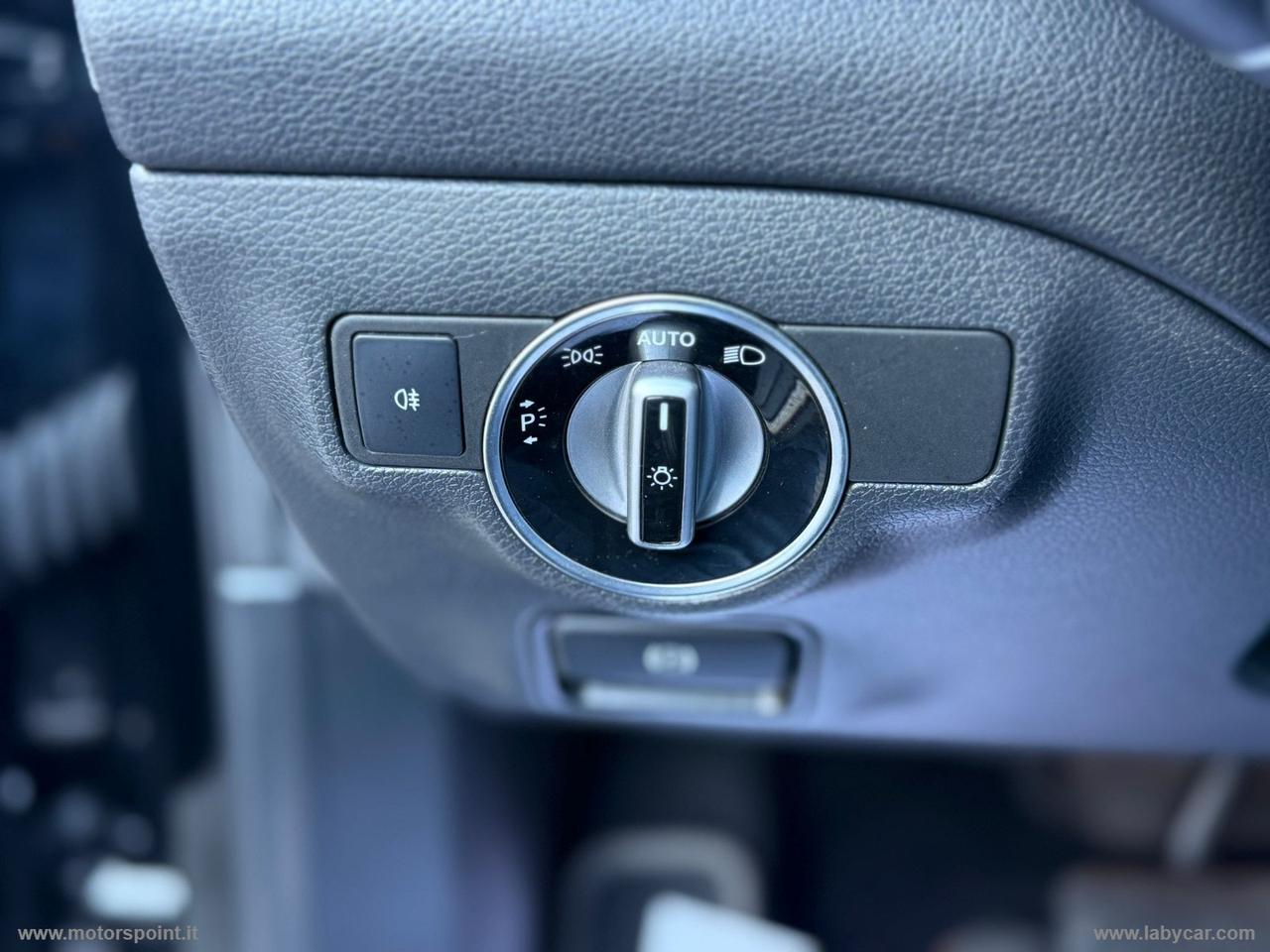 MERCEDES-BENZ GLA 200 d Automatic Premium