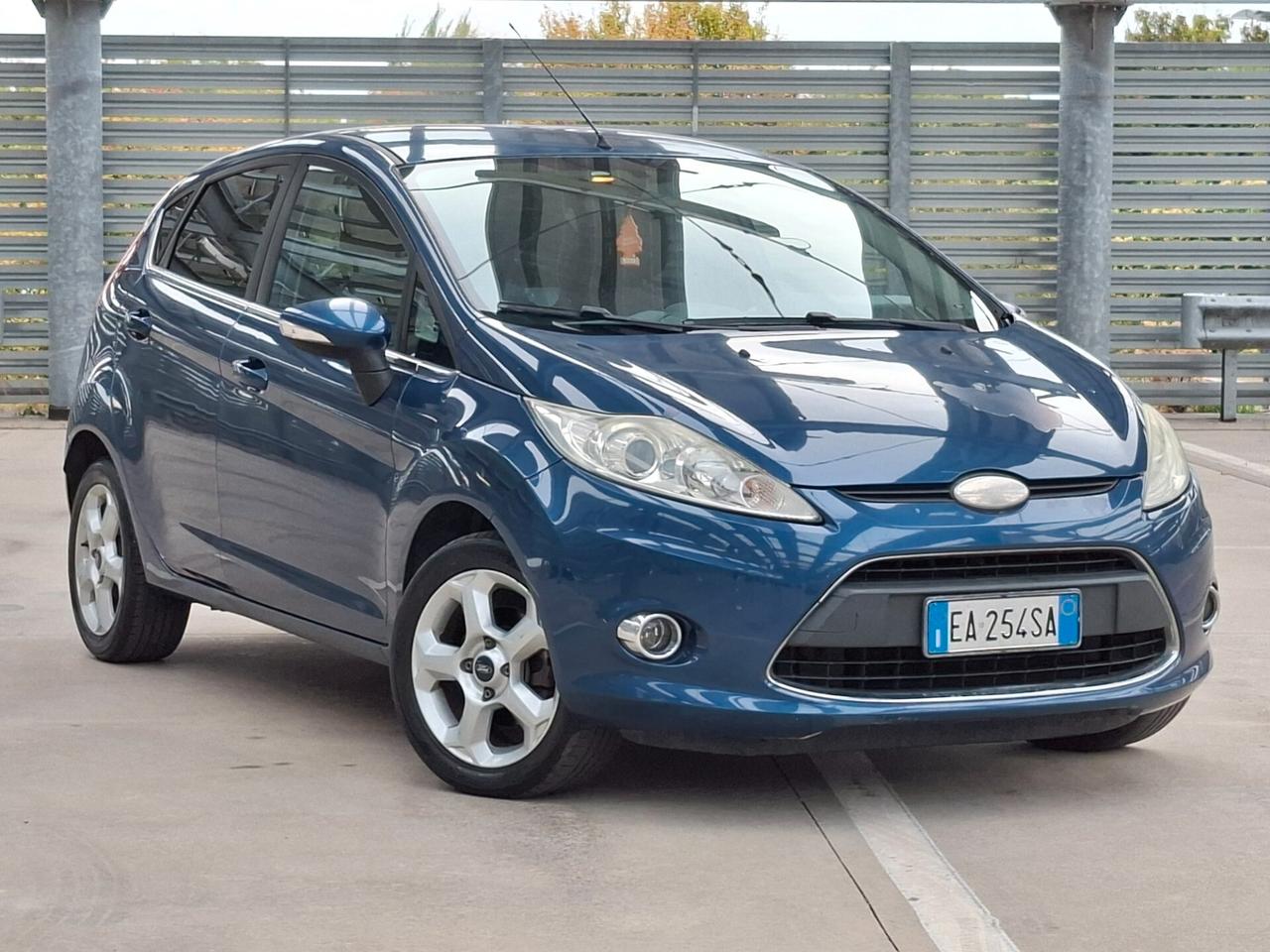 Ford Fiesta 1.4 TDCi 68CV 5 porte Titanium