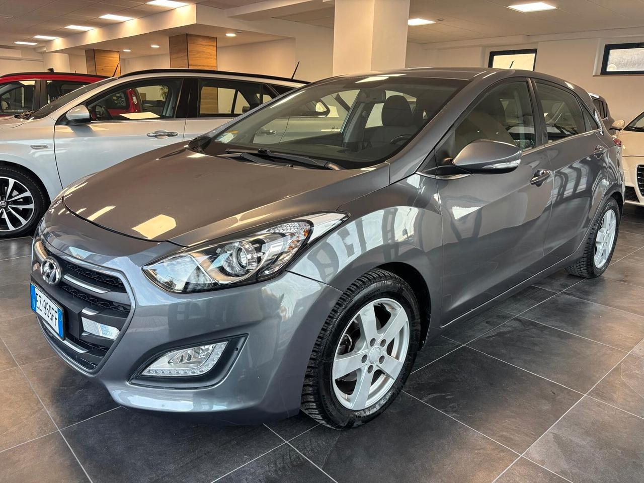 HYUNDAI I30 ANNO 2015 ds 1.6 ADATTA NEOPATENTATI KM 154 mila