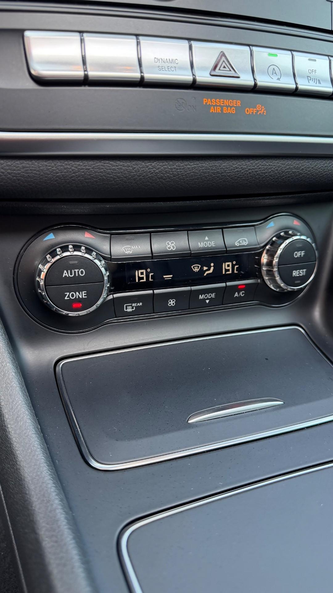 Mercedes-benz GLA 200 Premium night edition