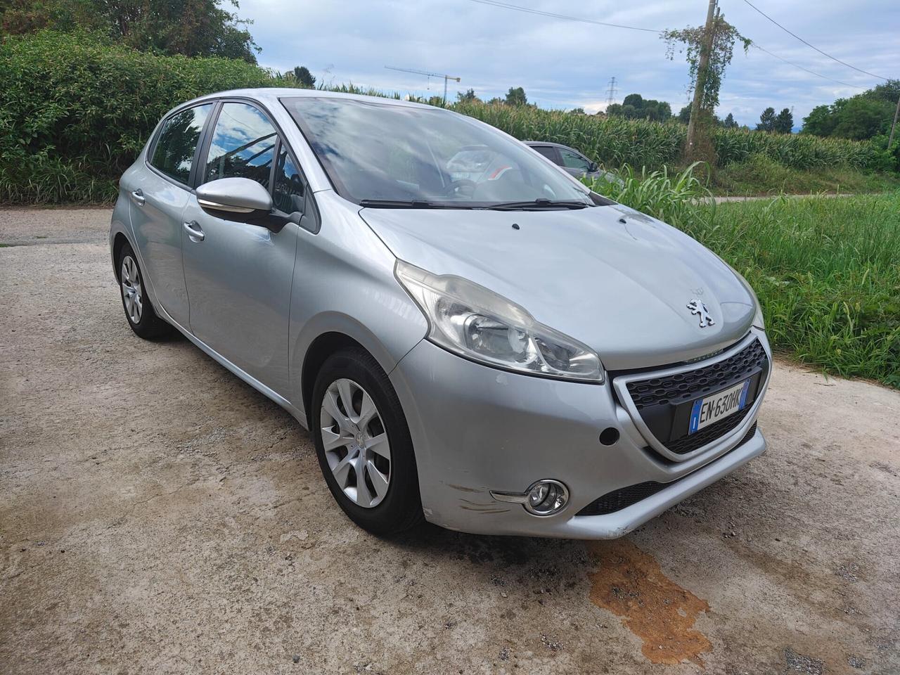 Peugeot 208 benzina
