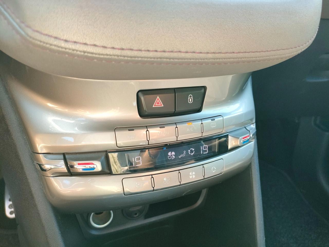 Peugeot 208 1.6 e-HDi 92 CV