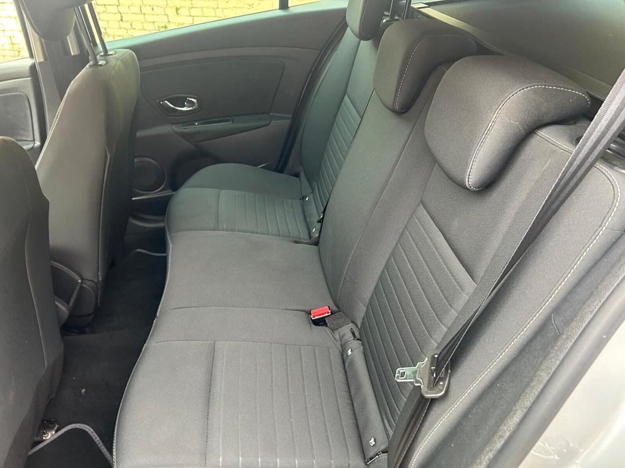 Renault Megane Mégane dCi 110CV EDC SporTour Limited