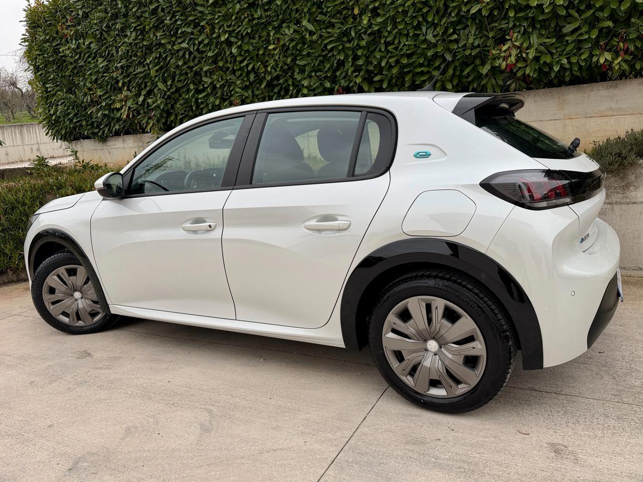 Peugeot 208 motore elettrico 136 CV 5 porte Active
