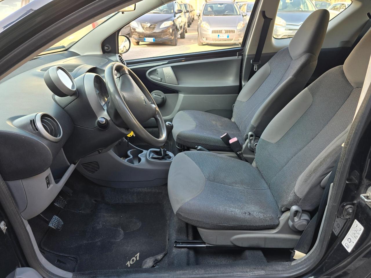 Peugeot 107 1.0benz 68CV full opt 2009