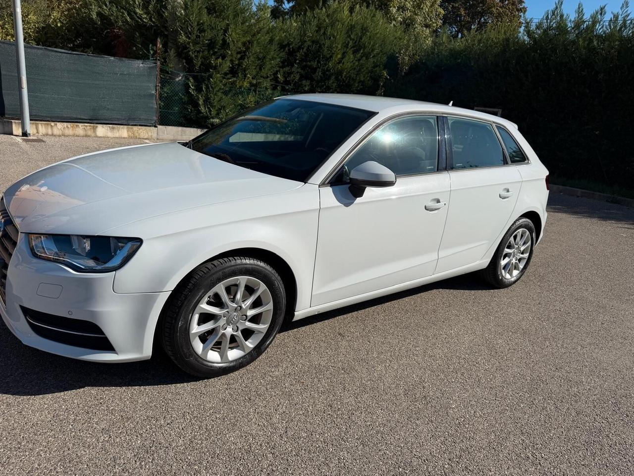 Audi A3 Sportback 1.6 TDI - NEOP. - NAV. - 12 MESI DI GARANZIA -