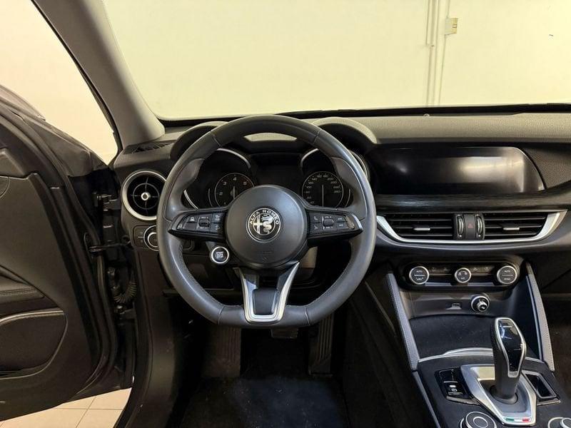 Alfa Romeo Stelvio 2.2 Turbodiesel 160 CV AT8 RWD