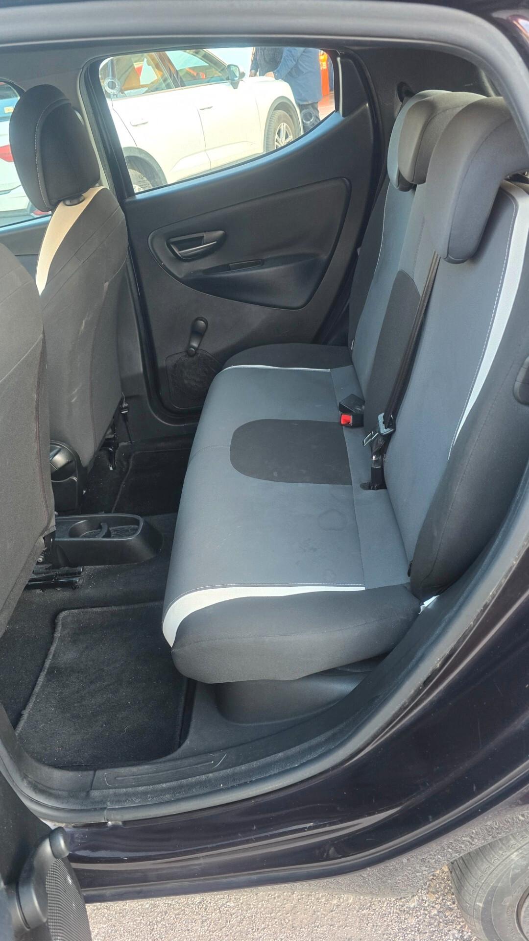 Lancia Ypsilon 1.2 69 CV 5 porte S&S Silver