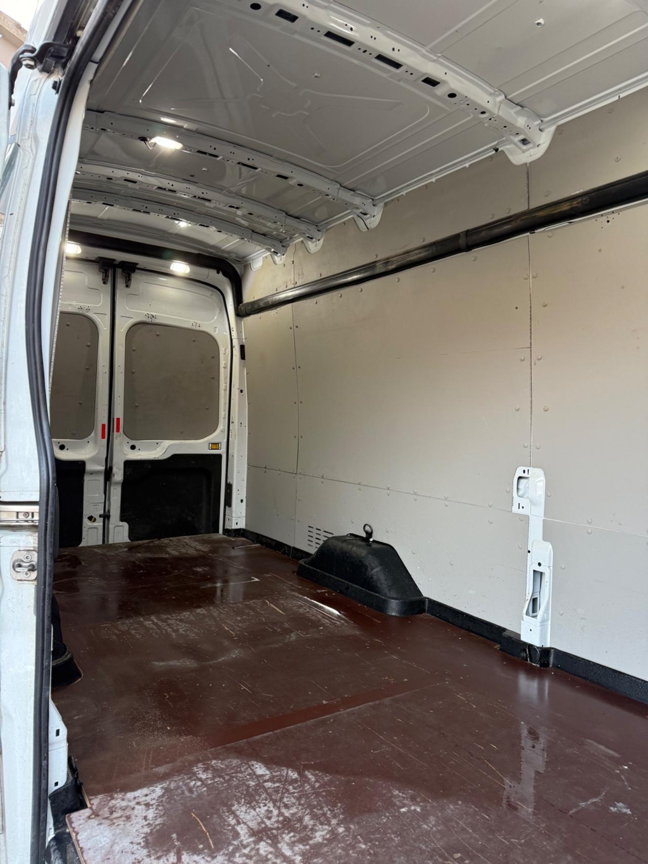 Ford transit L4 passo lungo