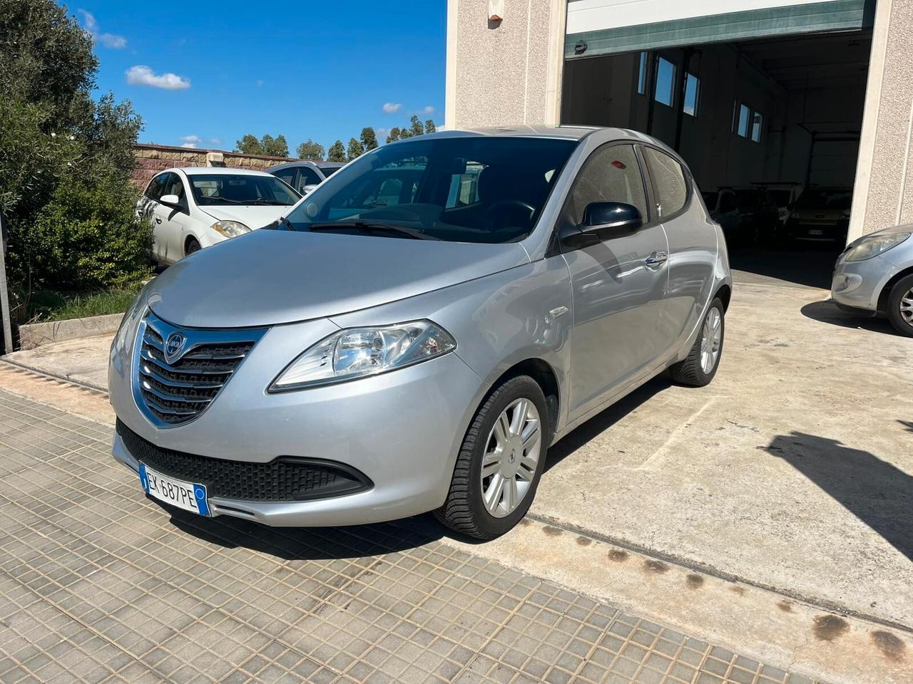 Lancia Ypsilon 1.3 MJT 16V 95 CV 5 porte S&S Silver