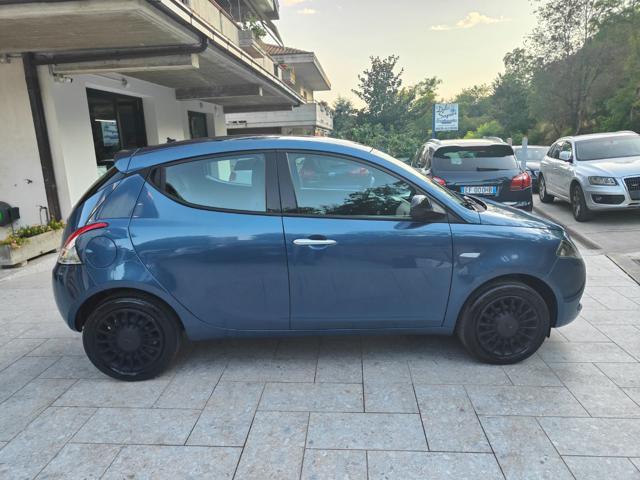 LANCIA Ypsilon 1.0 FireFly 5 porte S&S Hybrid Ecochic Silver