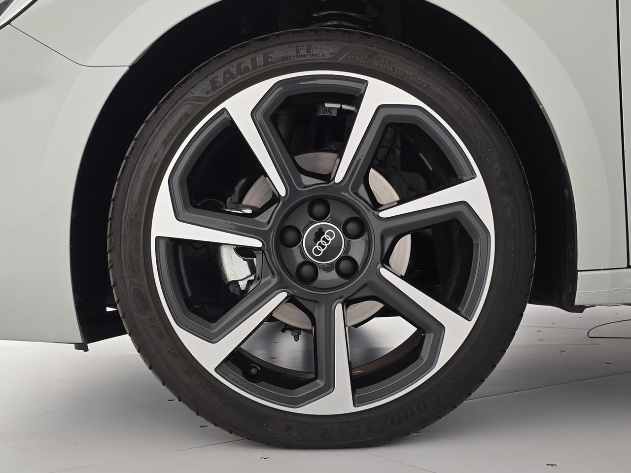 Audi A1 sportback 30 1.0 tfsi identity black 116cv s-tronic