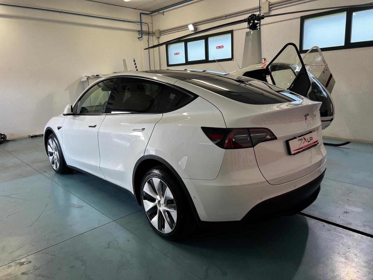 Tesla Model Y Long Range AWD