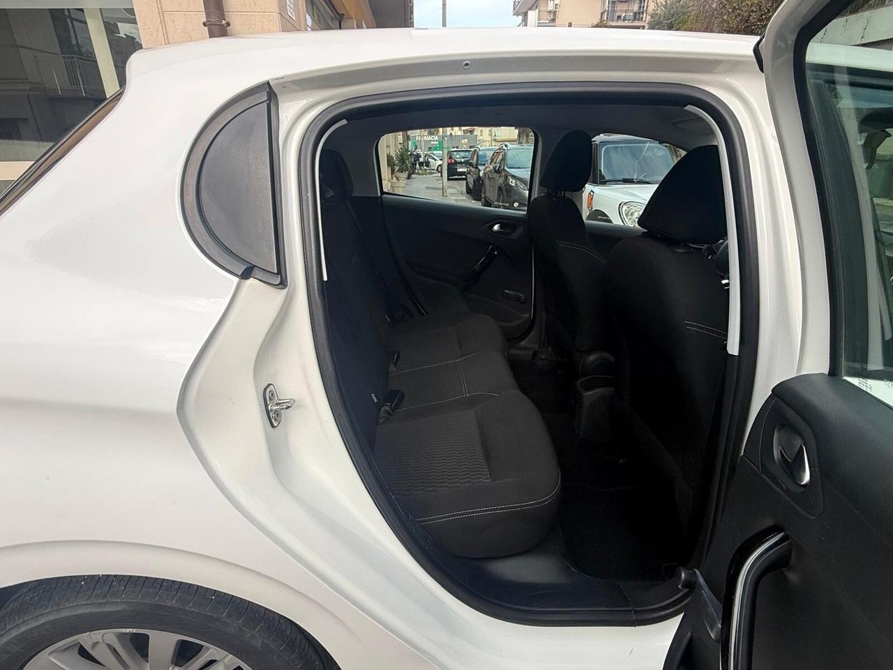 Peugeot 208 BlueHDi 75 5 porte Van Active