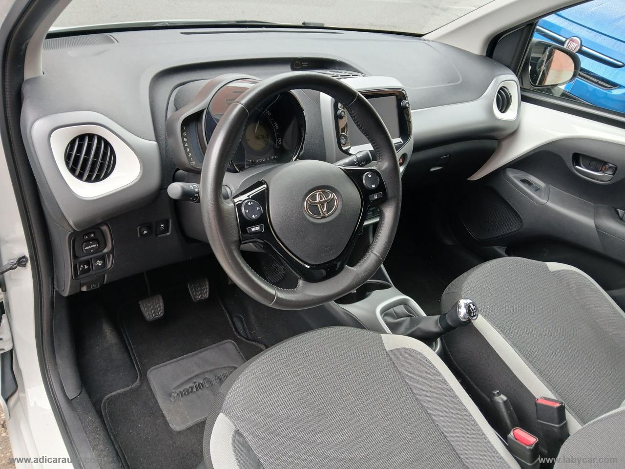 TOYOTA Aygo Connect 1.0 VVT-i 72 CV 5p. x-cool