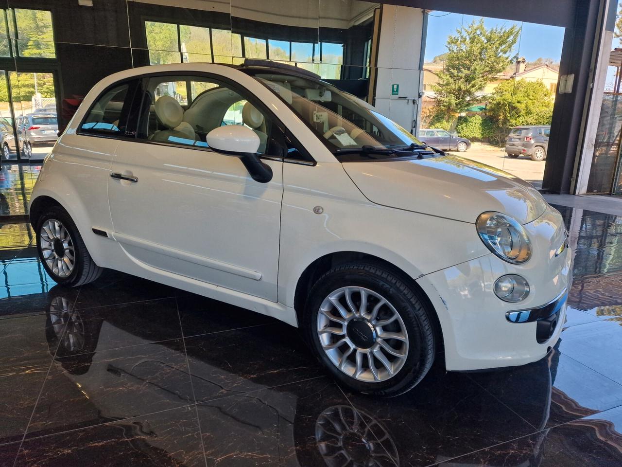 Fiat 500 1.2 by Gucci Cabrio, 136 mila chilometri.