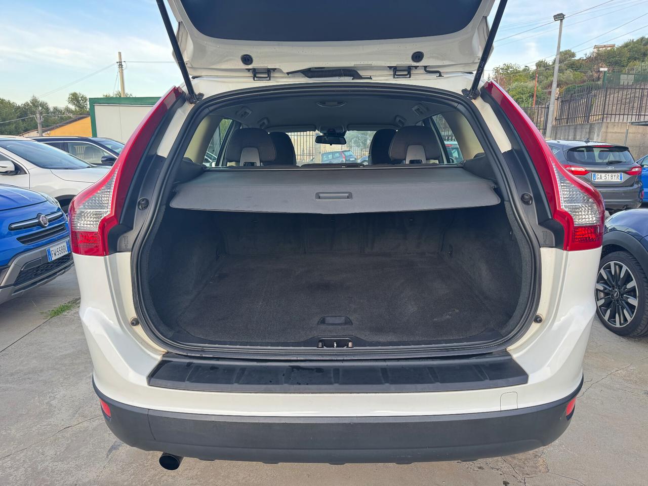 Volvo XC 60 XC60 DRIVe / AUTOCARRO N1