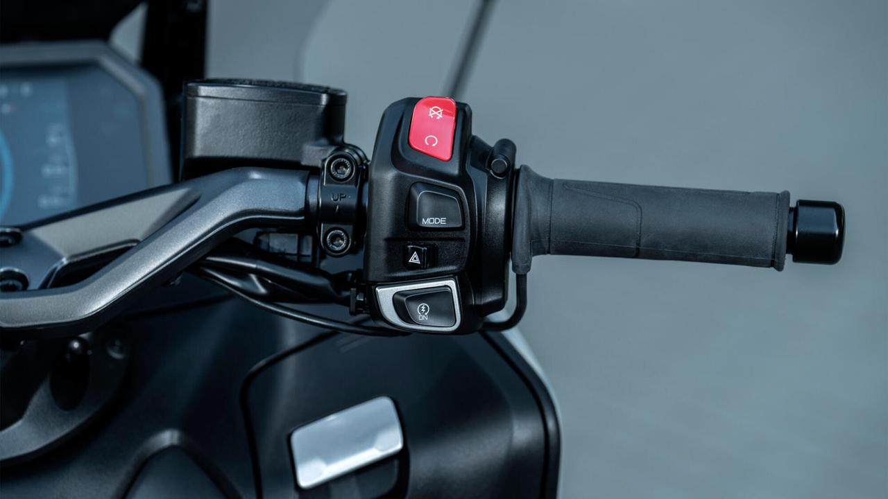 Nuovo YAMAHA T Max 560 TECH MAX 2026