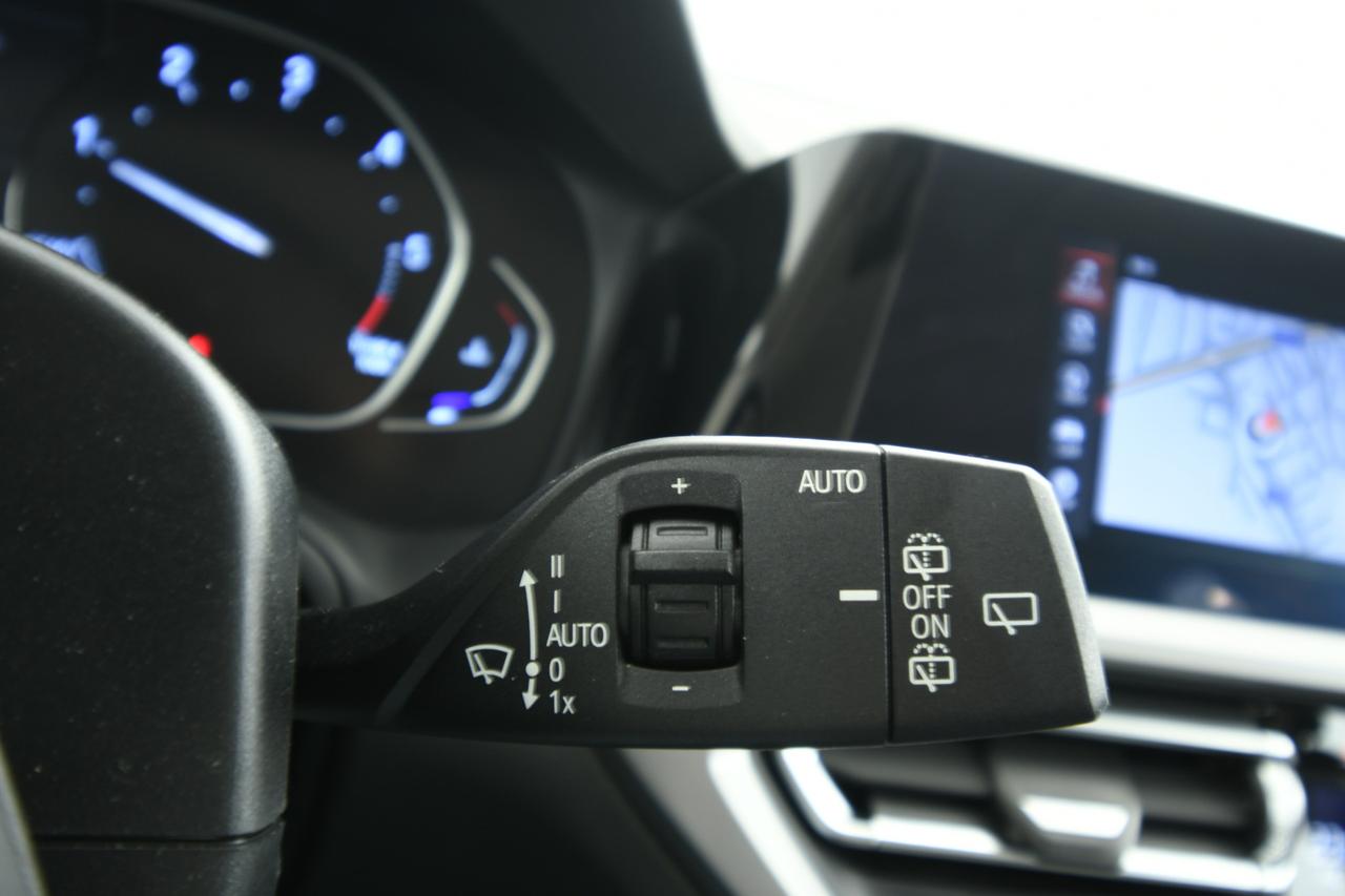 BMW 320d Touring mhev 48V xdrive Business Advantage auto APP CONNECT