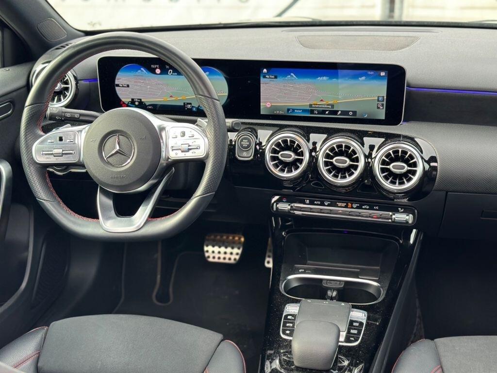 MERCEDES-BENZ A 220 4MATIC PREMIUM AMG-PANORAMA