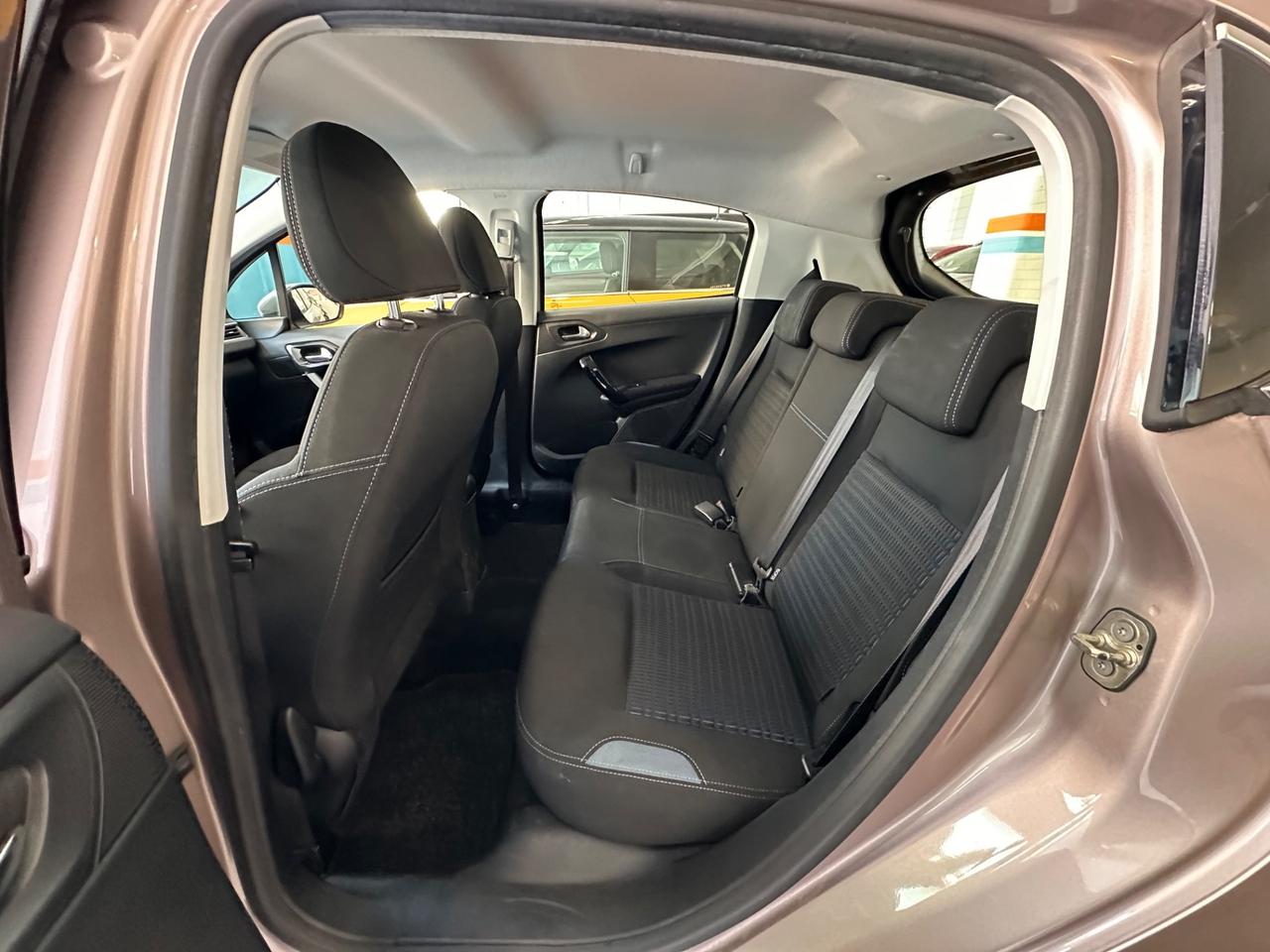 Peugeot 208 1.2 VTi 82 CV 5 porte Allure - Navy Clima Autonavigli