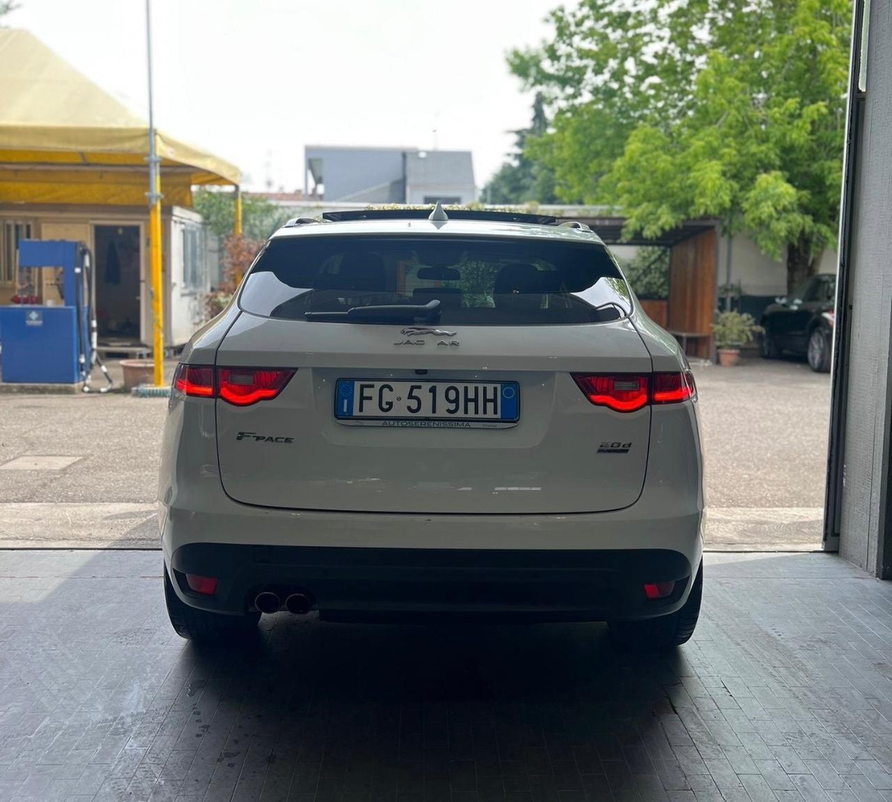 Jaguar F-Pace 2.0 D 180 CV AWD Portfolio