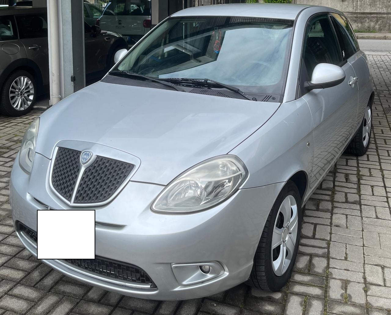 Lancia Ypsilon 1.2 Versus Benzina - Anche Per Neopatentati - 2010