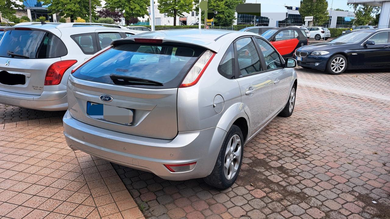Ford Focus 1.6 (115CV) 5p. Bz.- GPL Ikon