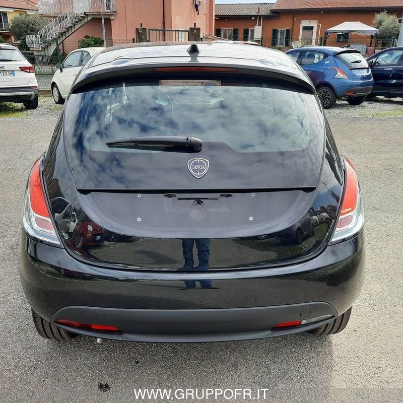 Lancia Ypsilon 1.0 FireFly 5 porte S&S Hybrid Oro