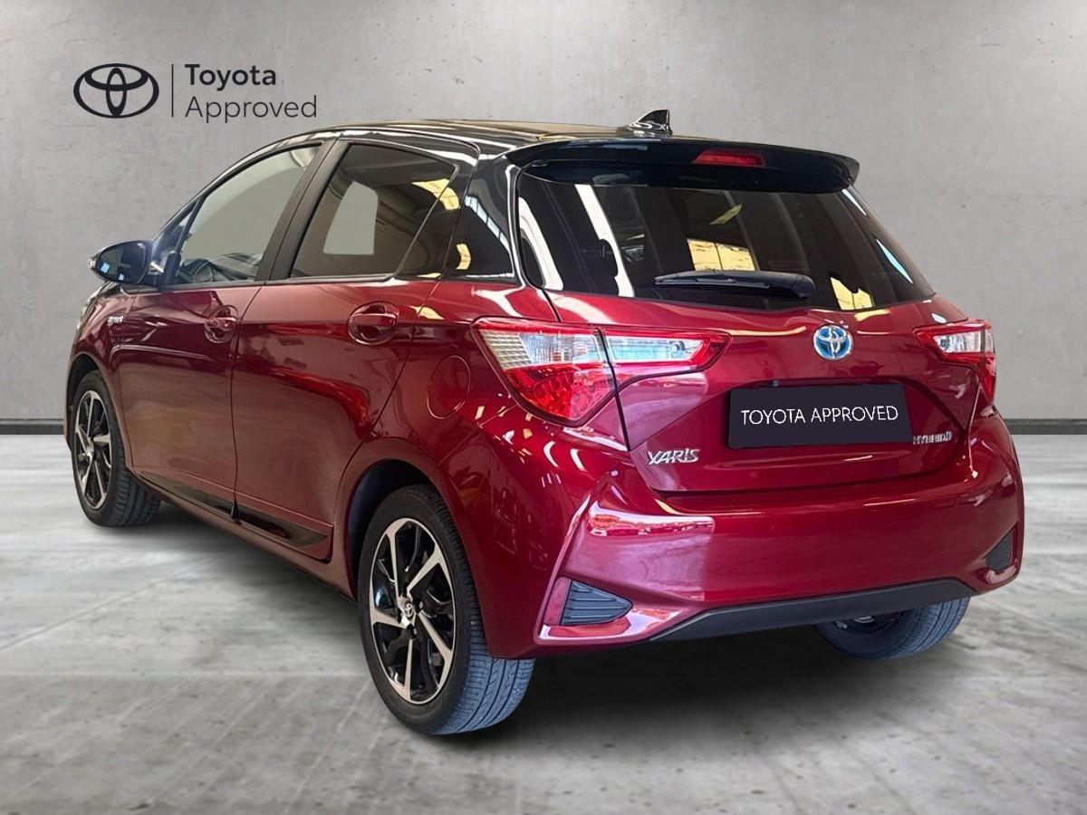 TOYOTA Yaris 3ª serie - Yaris 1.5 Hybrid 5 porte Trend "Red Edition