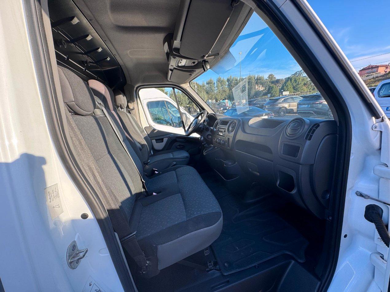 RENAULT Master T33 2.3 dci 130cv L2H3 E6 ISOTERMICO FRIGO FNAX