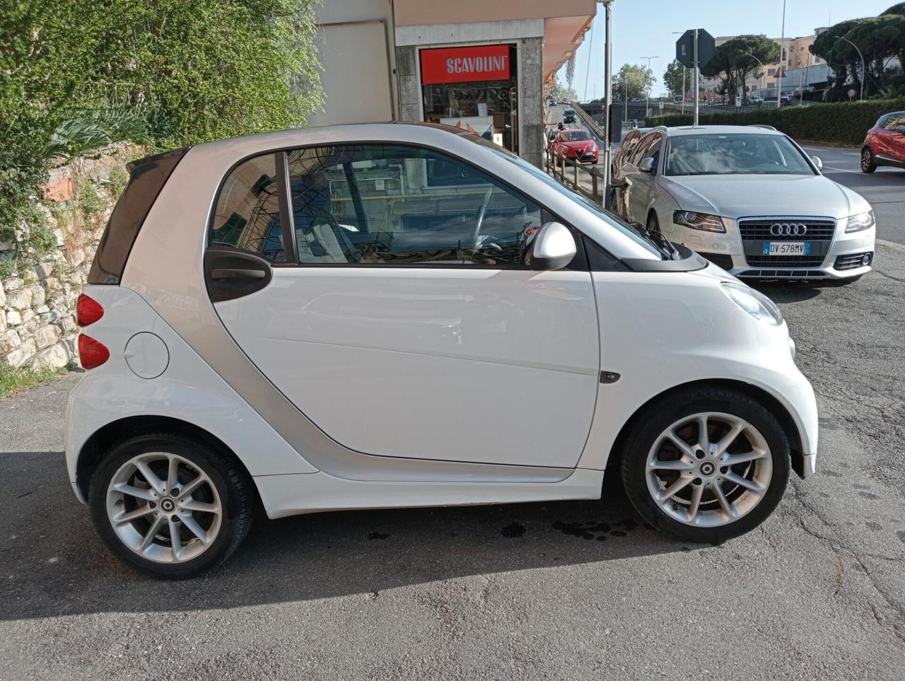 Smart ForTwo 1000 52 kW MHD coupé pure automatico