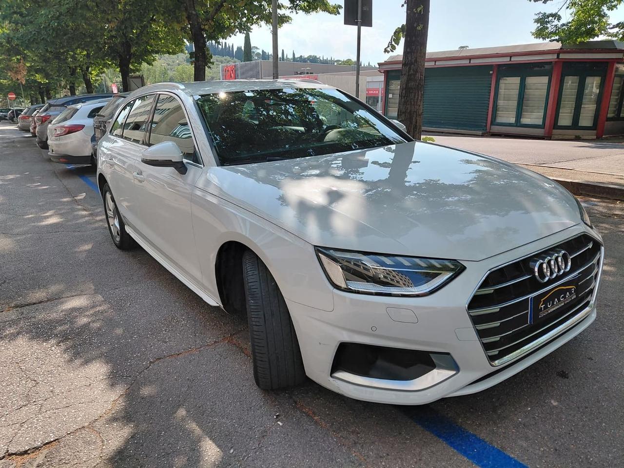 Audi A4 Business Advanced 40g-tron #11848