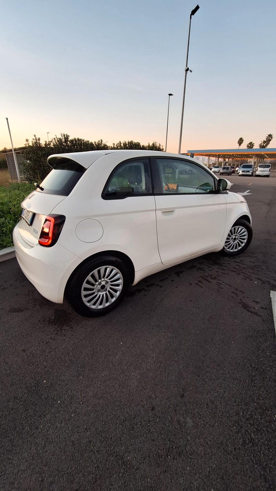 Fiat 500 500e Berlina 23,8 kWh