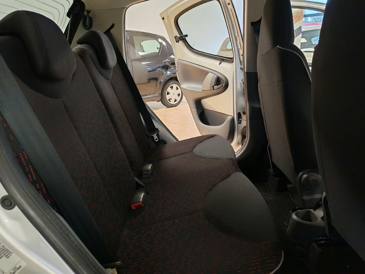 Peugeot 107 - AUTOMATICA - UNICOPRO - SEMPRE TAGLIANDATA !!!