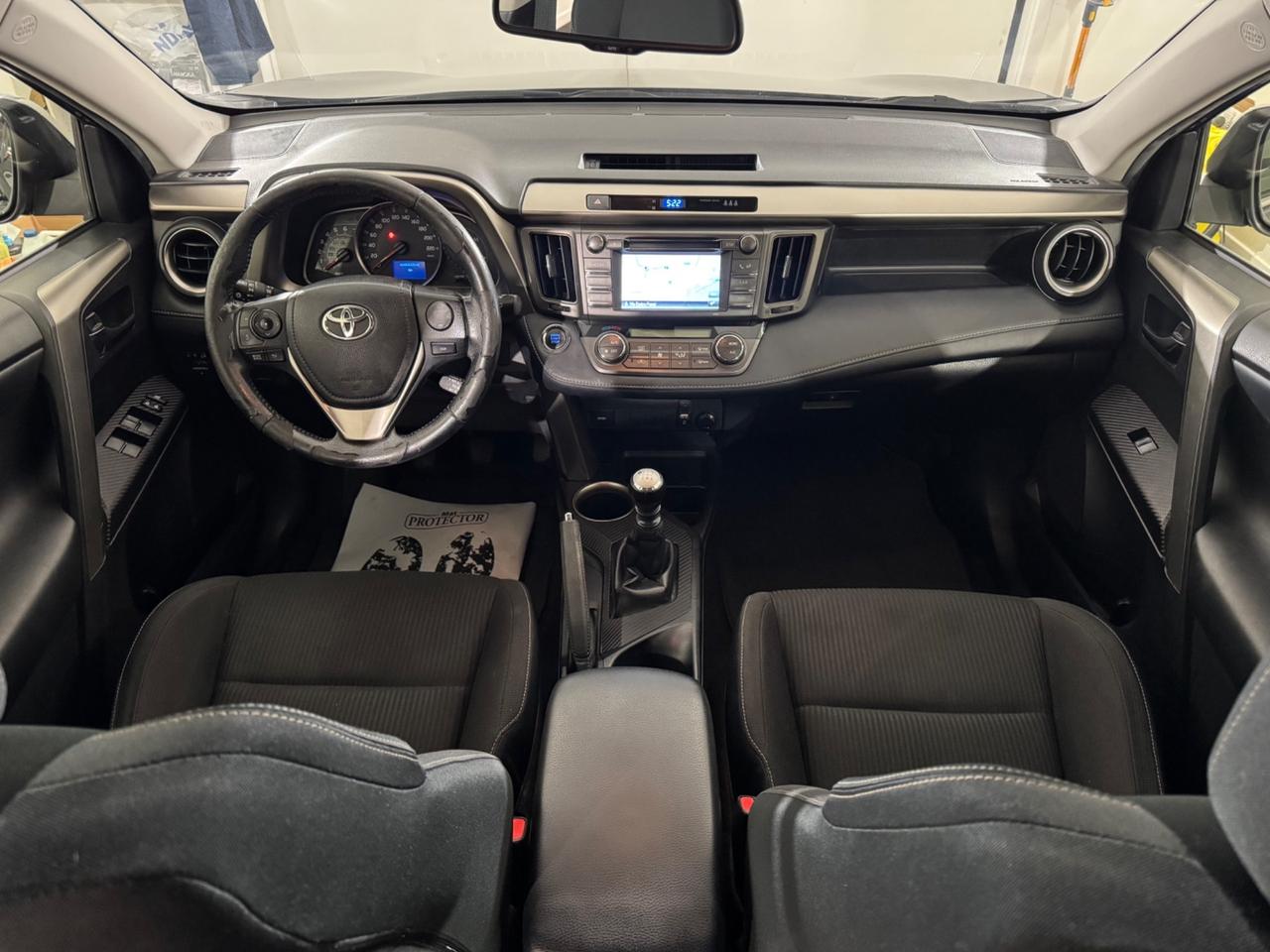 Toyota RAV 4 2.0 D-4D 4WD Lounge White Ed.