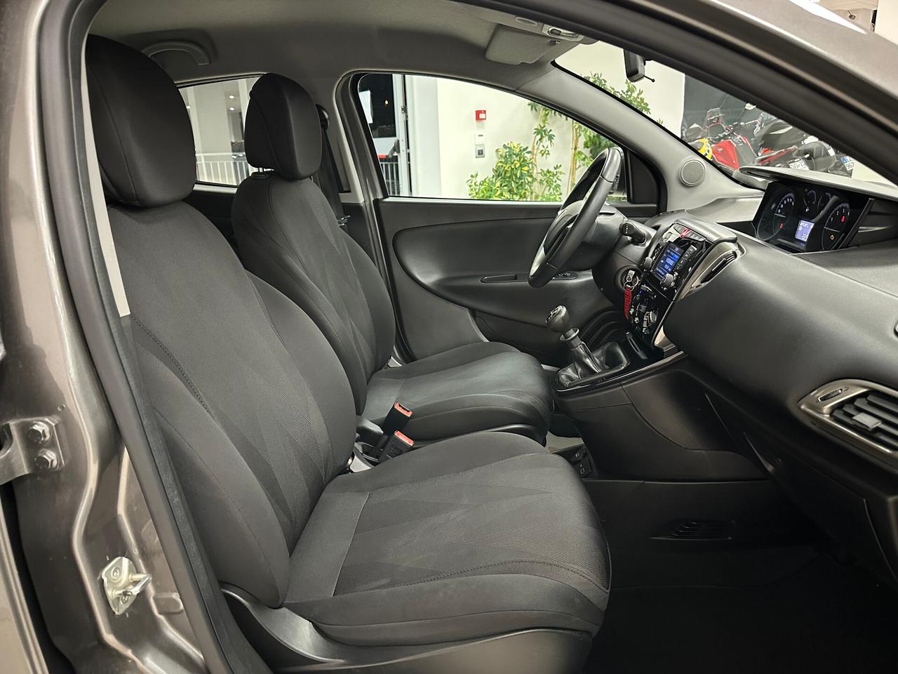 Lancia Ypsilon 1.2 69 CV 5 porte S&S Gold - 2020