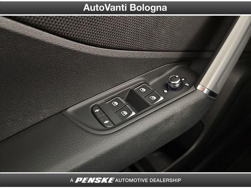 Audi Q2 Q2 30 2.0 tdi Identity Black s-tronic