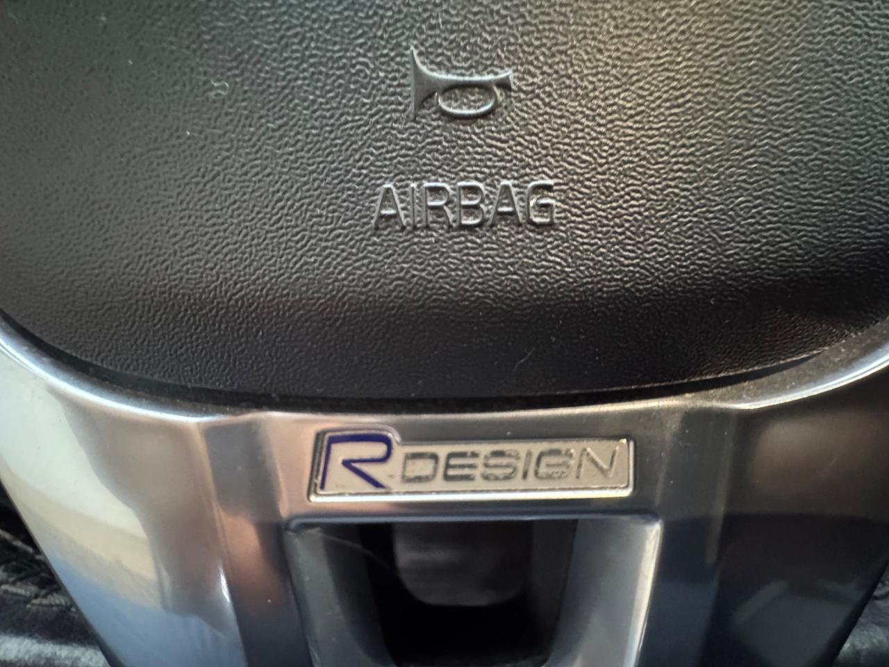Volvo V40 D2 1.6 Powershift R-design Kinetic