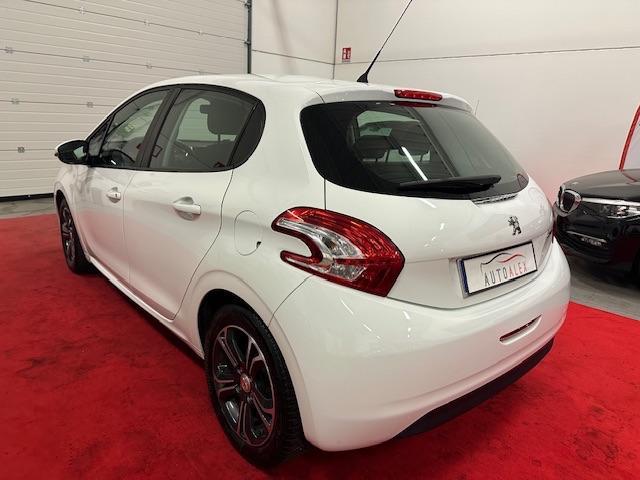 PEUGEOT - 208 1.4 hdi 8v Allure 5p