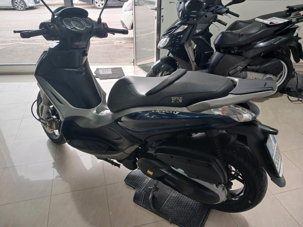 Piaggio Beverly 350