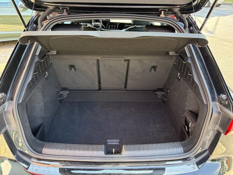 Audi A3 Sportback 30 1.0 tfsi Business LED-NAVI-PHONE APPS