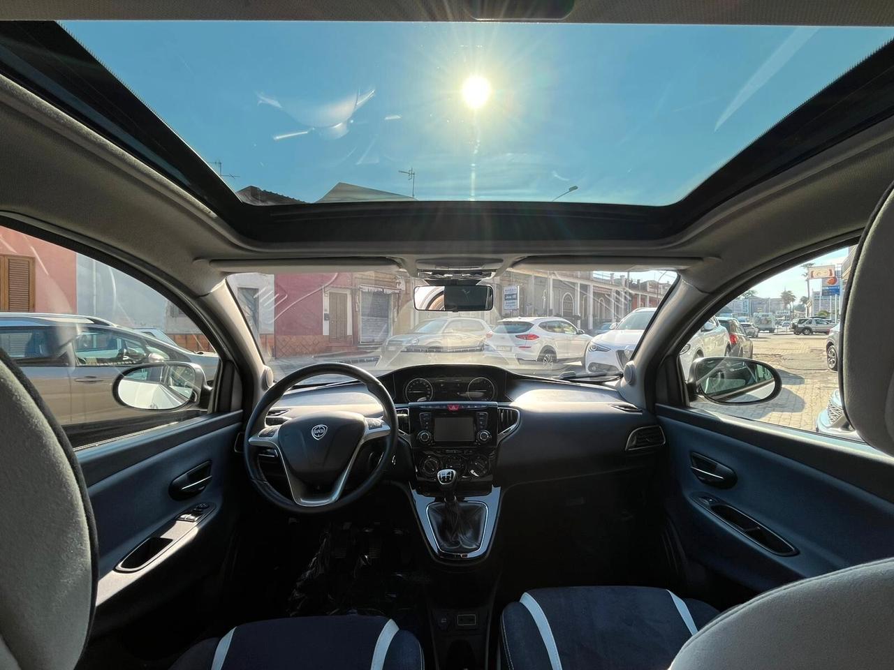 Lancia Ypsilon 1.3 MJT 16V 95 CV 5 porte S&S MYA TETTO APRIBILE