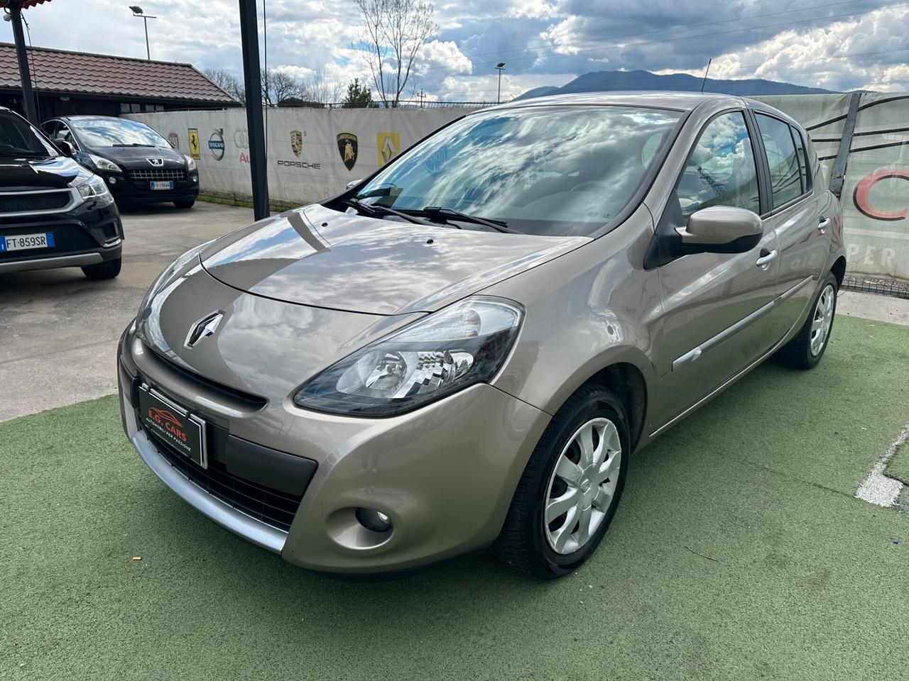 Renault Clio 5P*1.2*16V*LUXE*NAVI*CRUISE*SOLO 38.000KM*